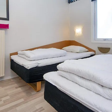 8 Person In Apartman