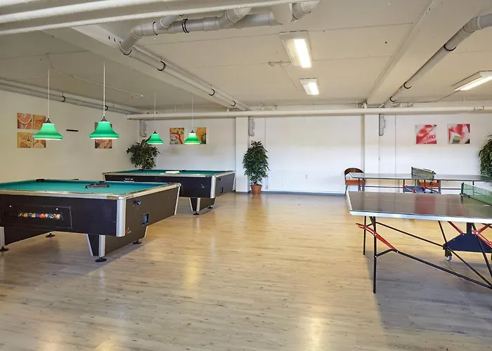 8 Person In * Glesborg