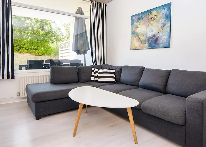 8 Person In Apartamento